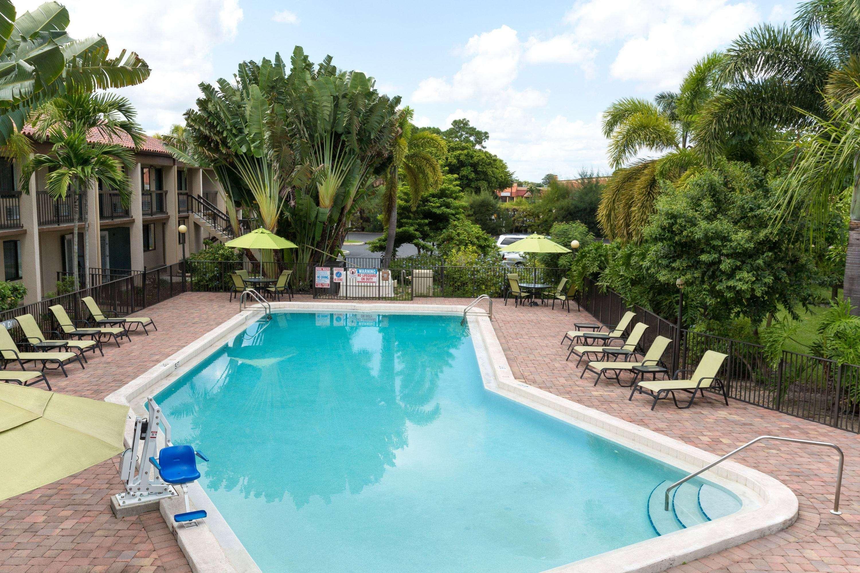 Super 8 By Wyndham Riviera Beach West Palm Beach Exteriör bild