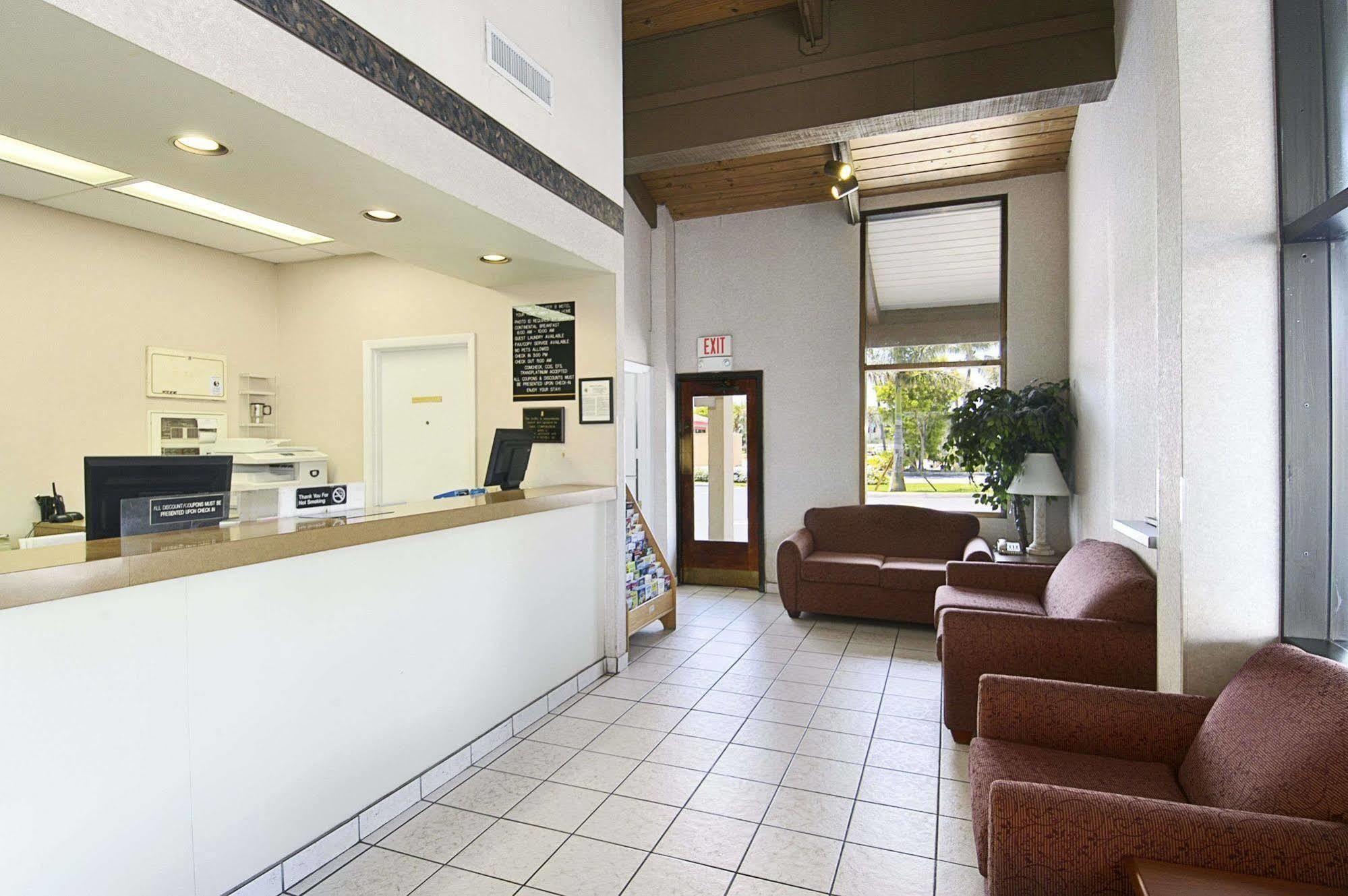 Super 8 By Wyndham Riviera Beach West Palm Beach Exteriör bild