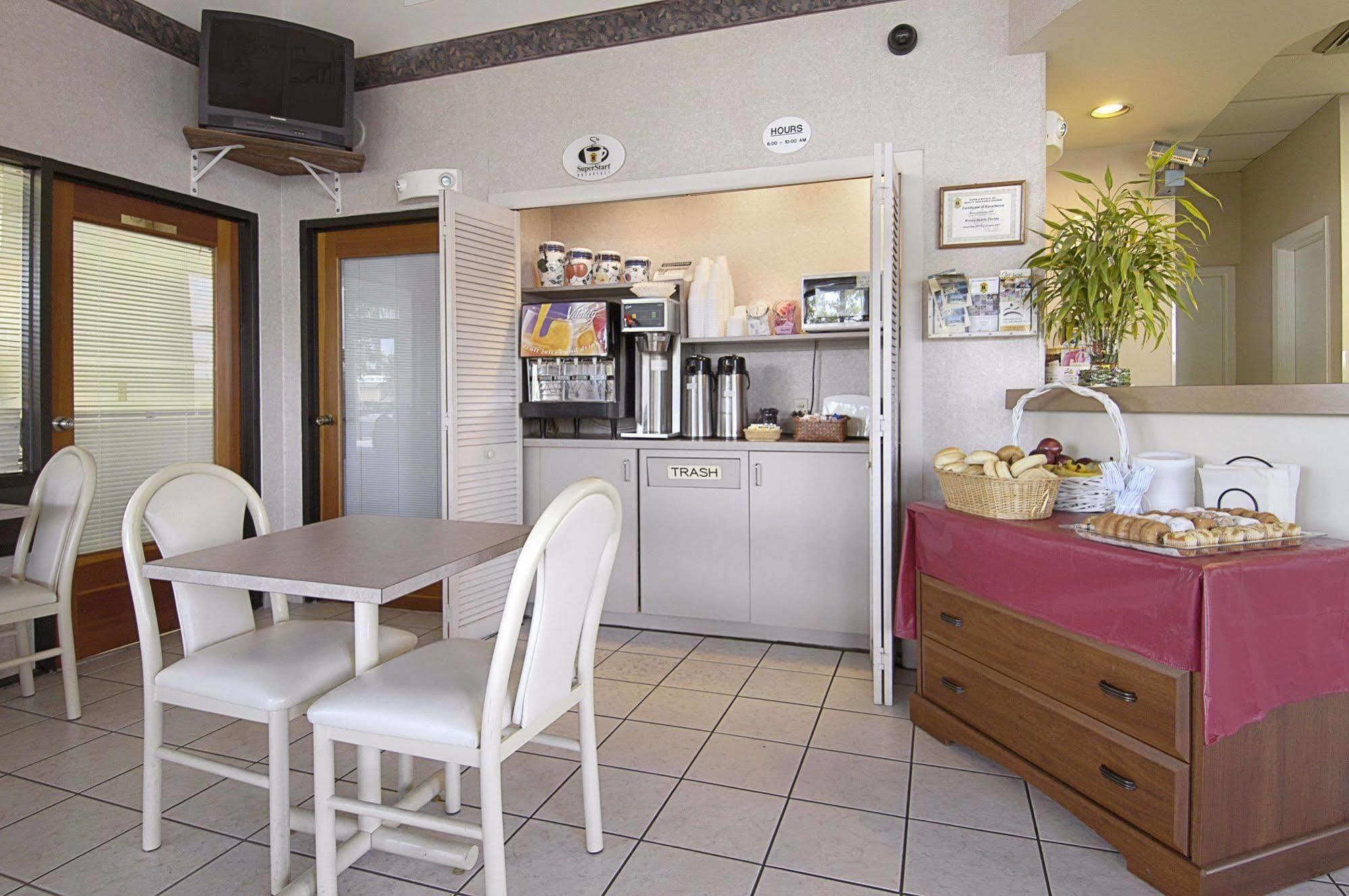 Super 8 By Wyndham Riviera Beach West Palm Beach Exteriör bild