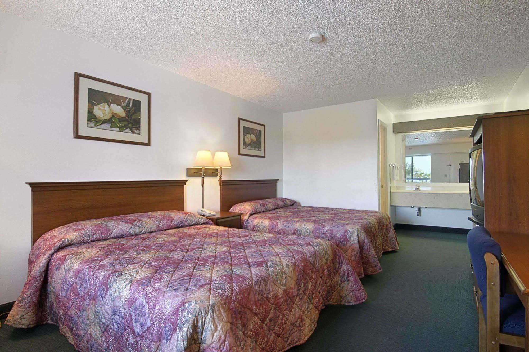 Super 8 By Wyndham Riviera Beach West Palm Beach Exteriör bild