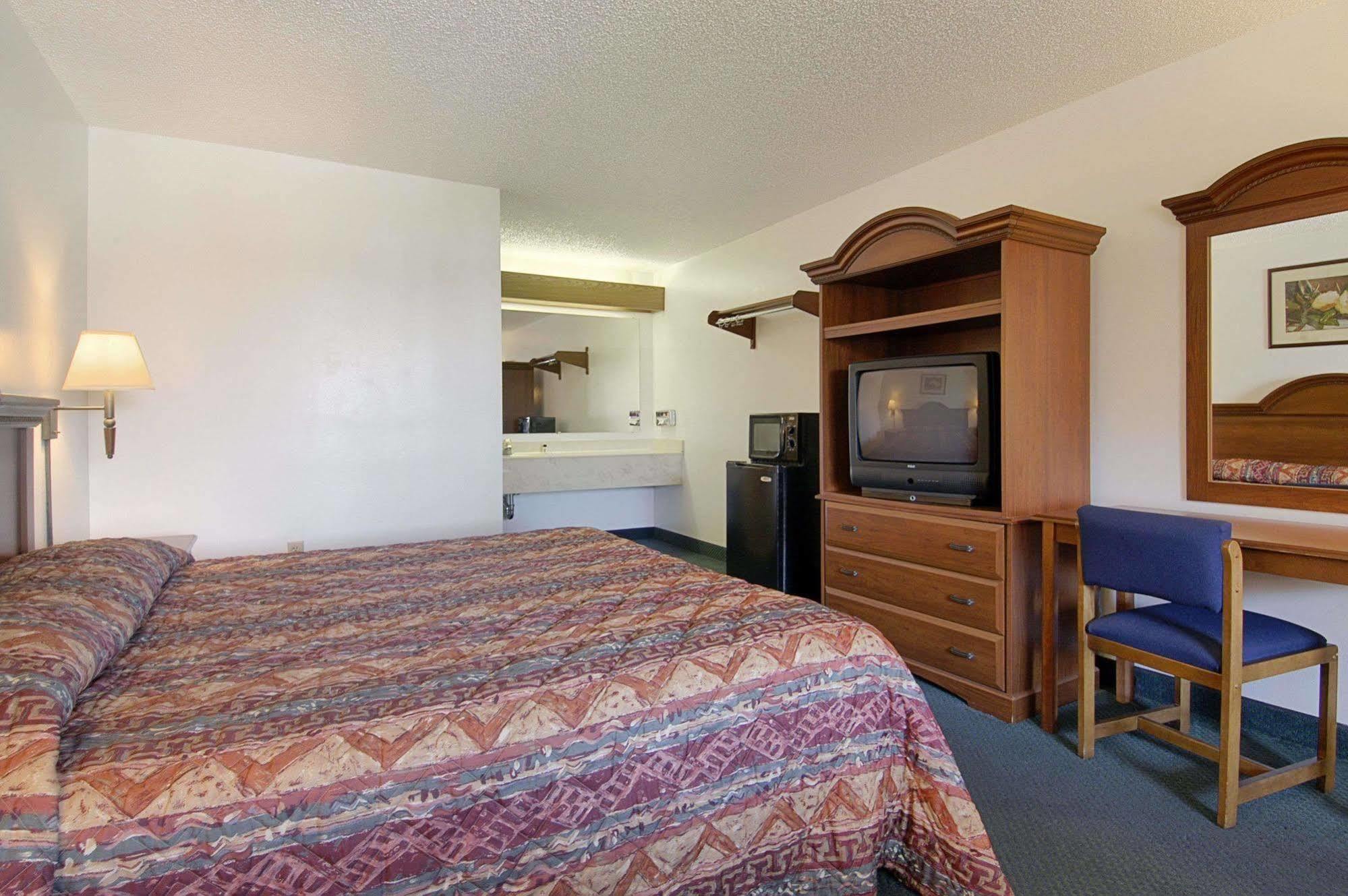 Super 8 By Wyndham Riviera Beach West Palm Beach Exteriör bild
